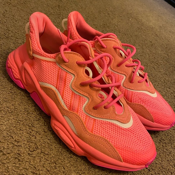 hot pink ozweego